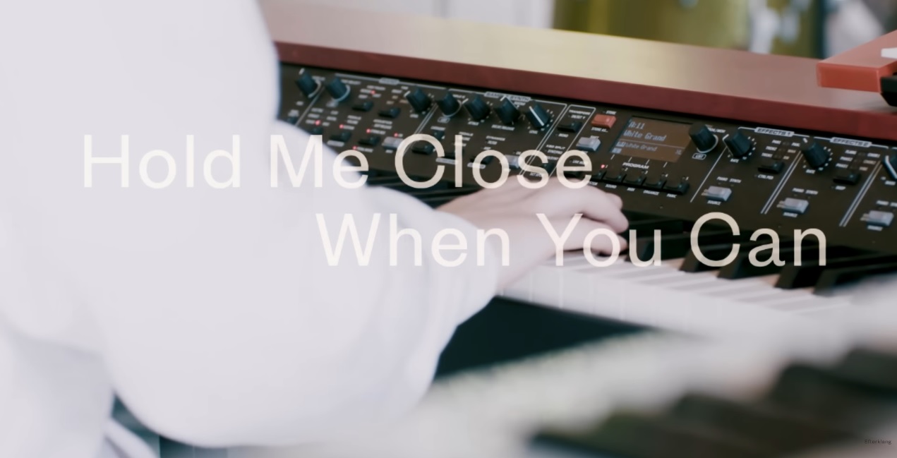 Efterklang – Hold Me Close When You Can (live from Efterklangs Sommertræf)