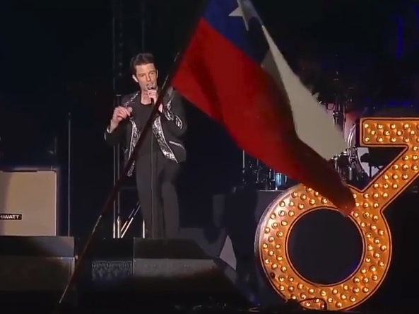 „The Killers” fiasko Sakartvele: grupė nušvilpta pakvietus rusą ant scenos, dalis publikos paliko koncertą